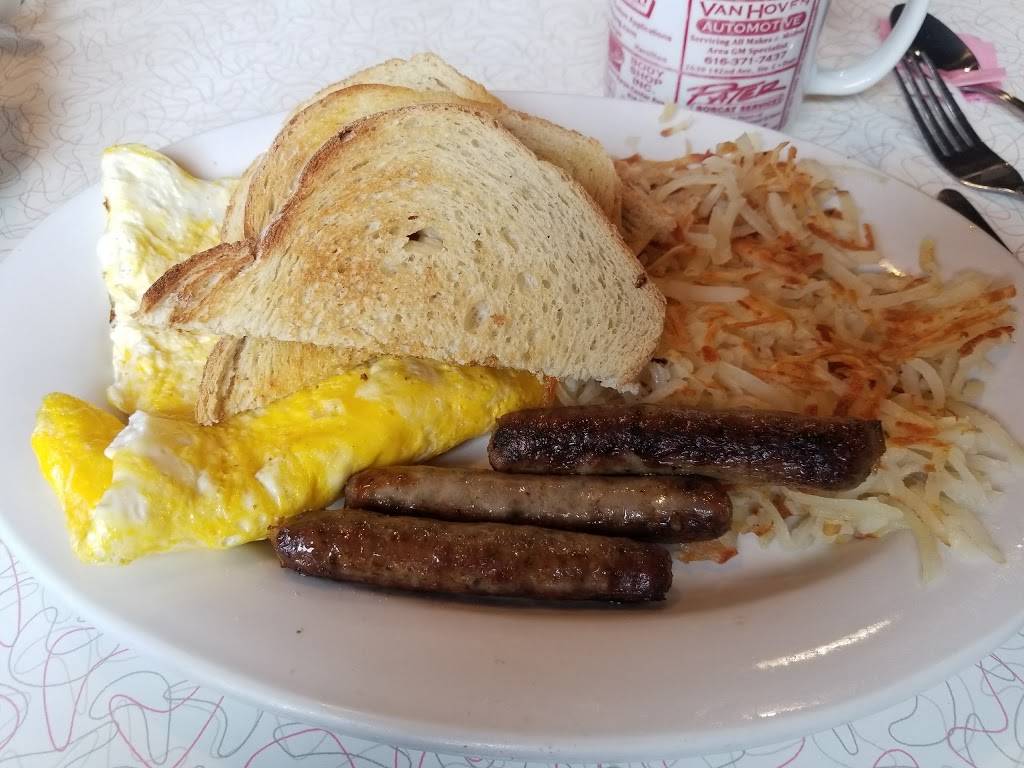 Bunker Hill Chill and Grill | restaurant | 4203 30th Street, Dorr, MI 49323, USA | 6168968103 OR +1 616-896-8103