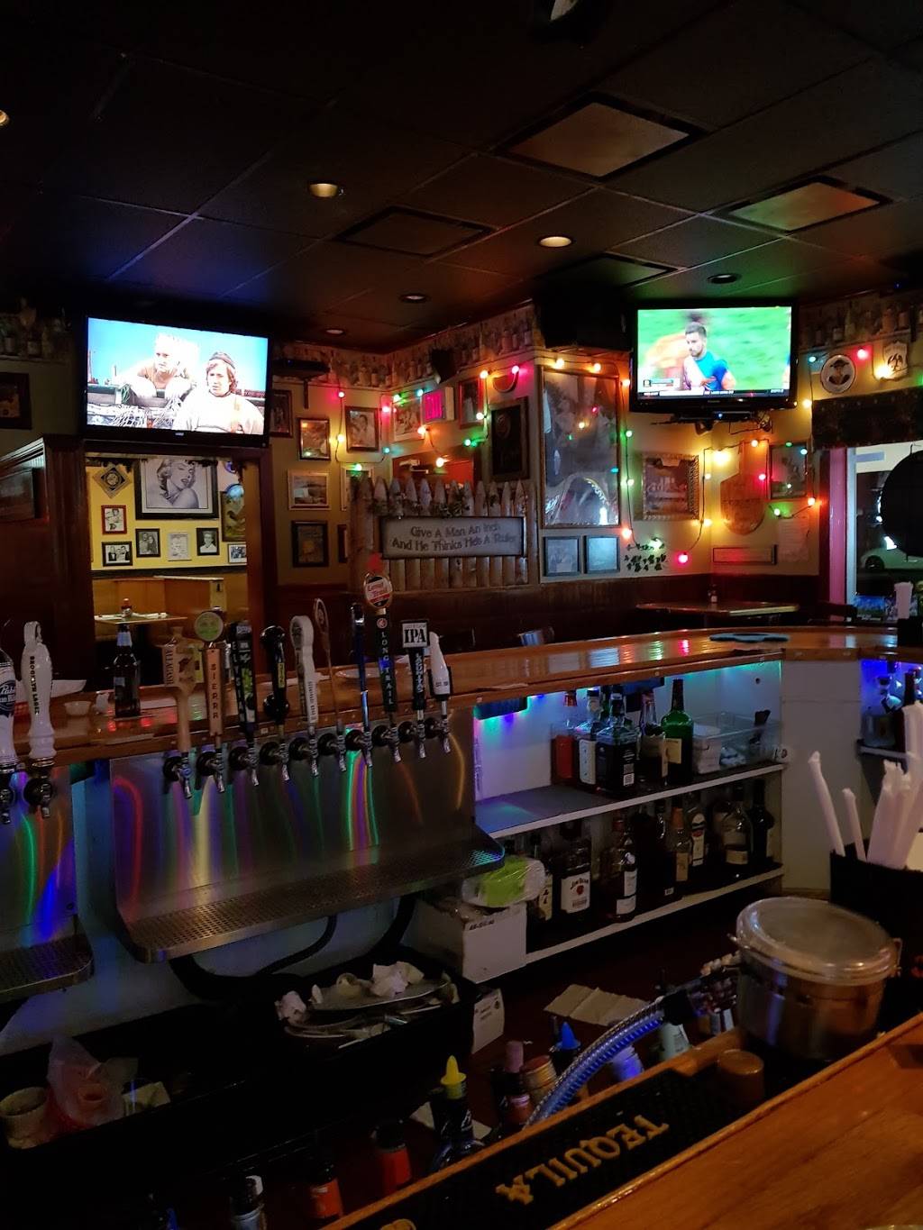 Vinnys Backyard Restaurant and Bar | restaurant | 1078 Hope St, Stamford, CT 06907, USA | 2034619003 OR +1 203-461-9003