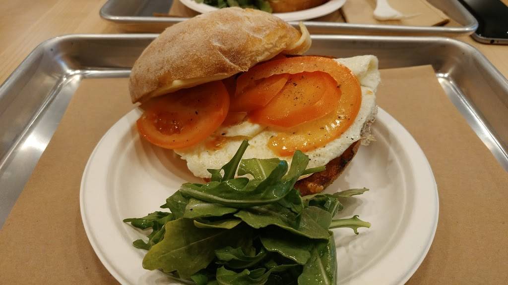 The Dilly Duck Shop | restaurant | 666 Main Ave, Norwalk, CT 06851, USA | 2039560040 OR +1 203-956-0040