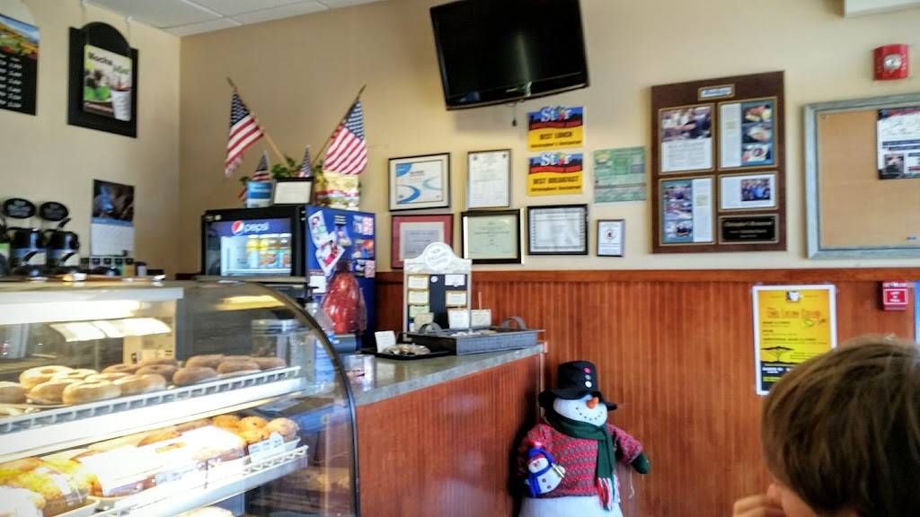 Christophers Restaurant | meal takeaway | 580 Main St, Reading, MA 01867, USA | 7819443663 OR +1 781-944-3663