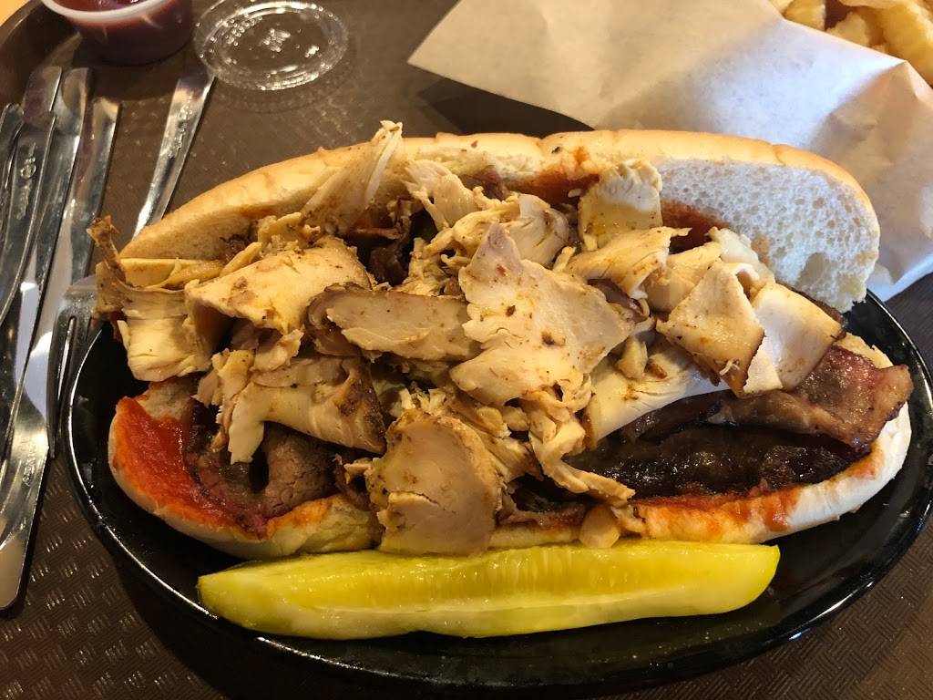 Johnnys BBQ | restaurant | 5959 Broadmoor St, Mission, KS 66202, USA | 9134320777 OR +1 913-432-0777