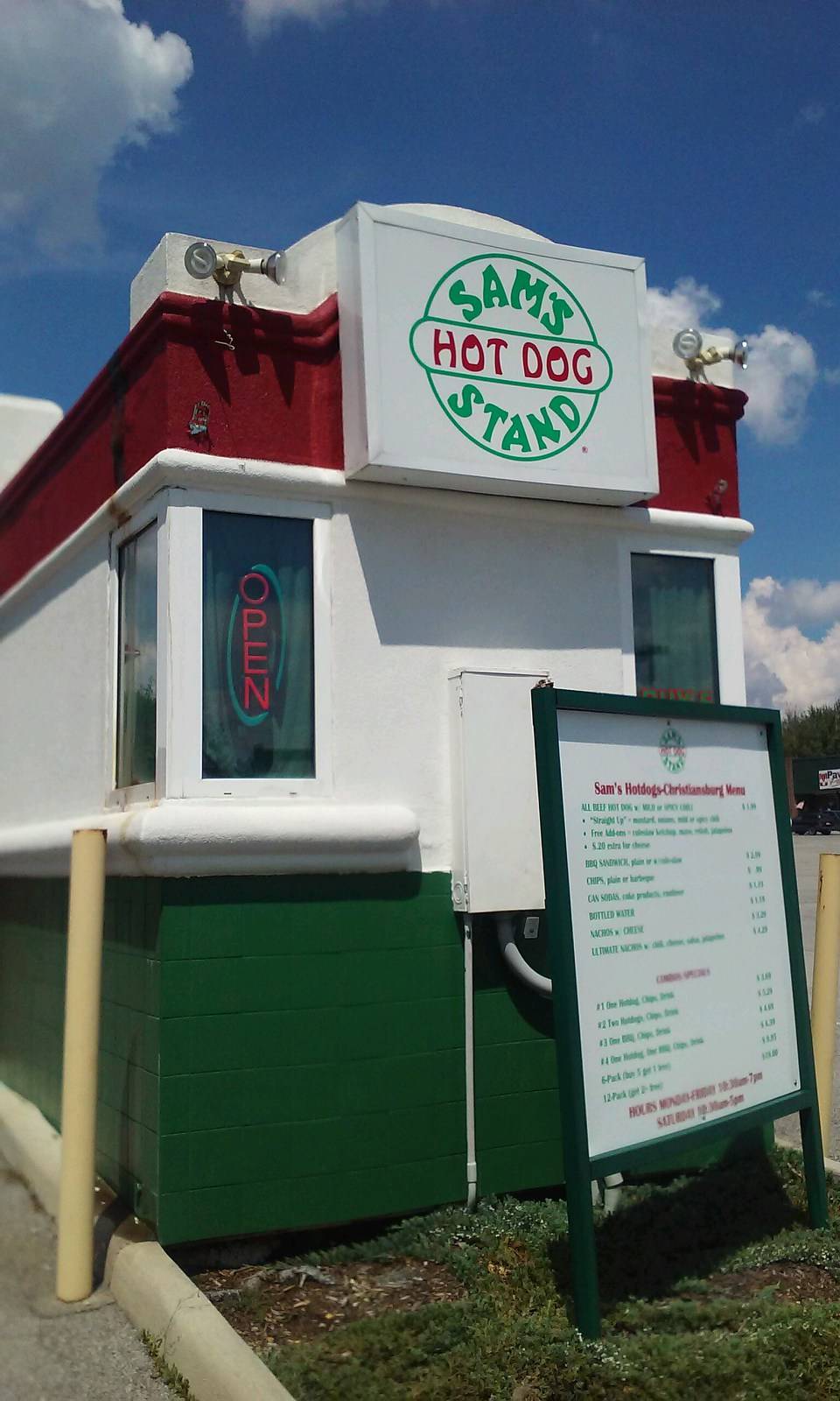 Sams Hot Dogs | restaurant | 1214 W Main St, Salem, VA 24153, USA | 5403893649 OR +1 540-389-3649