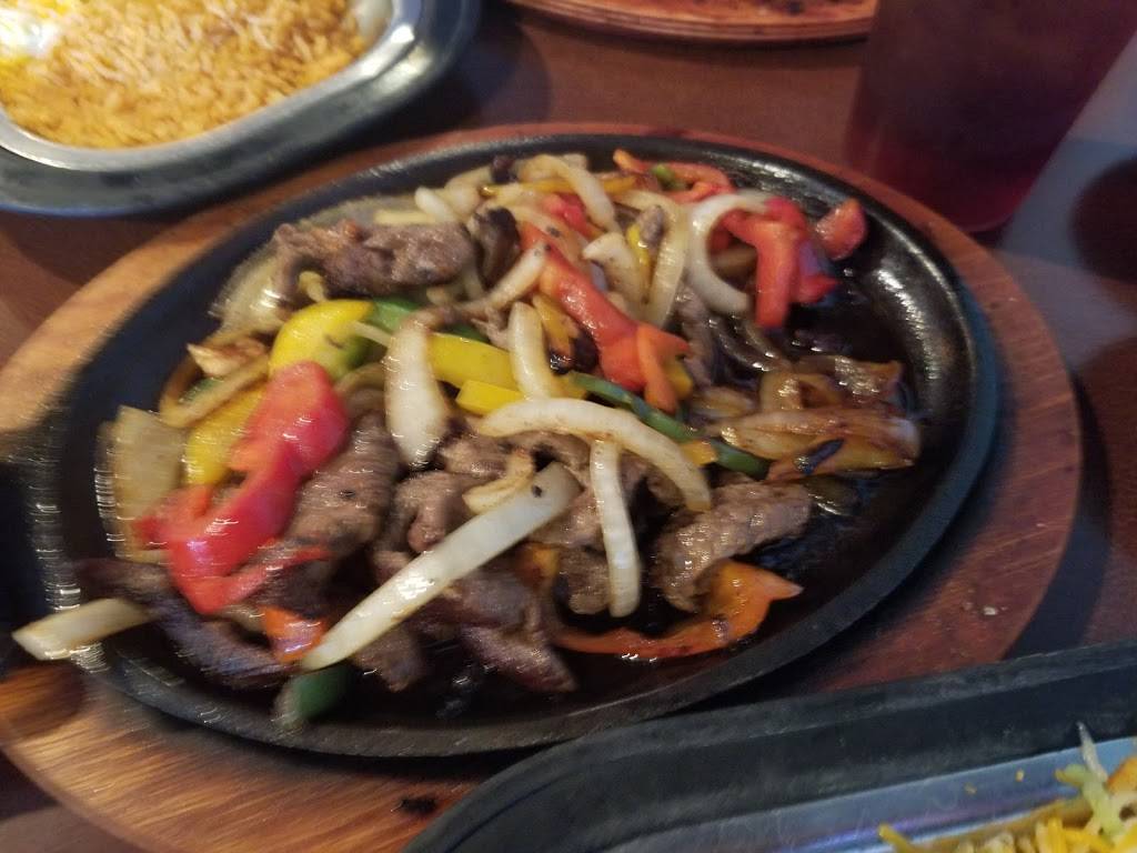 Sombreros Mexican Cantina | restaurant | 22702 Midland Dr, Shawnee, KS 66226, USA | 9134416700 OR +1 913-441-6700
