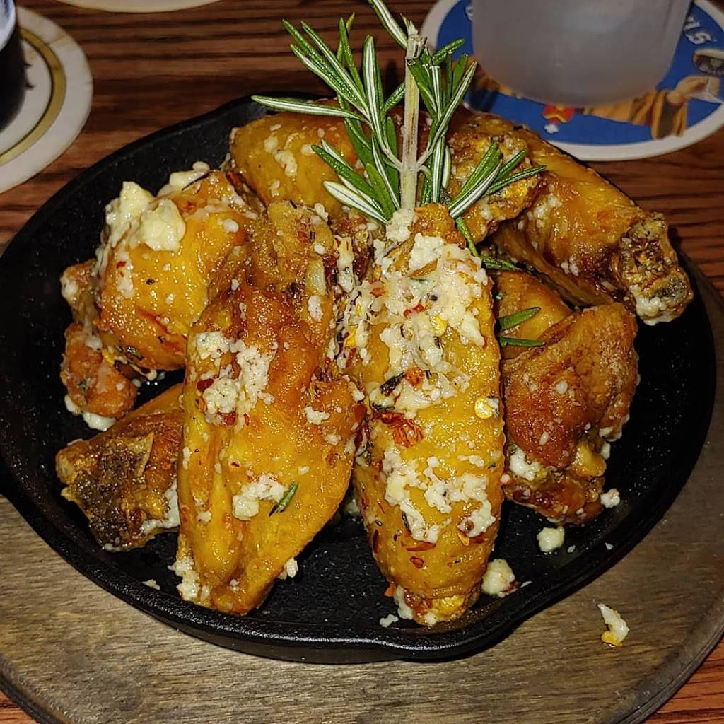 Three Bulls Tavern & Brewery | restaurant | 4330 Bell Shoals Rd, Valrico, FL 33596, USA | 8133813853 OR +1 813-381-3853