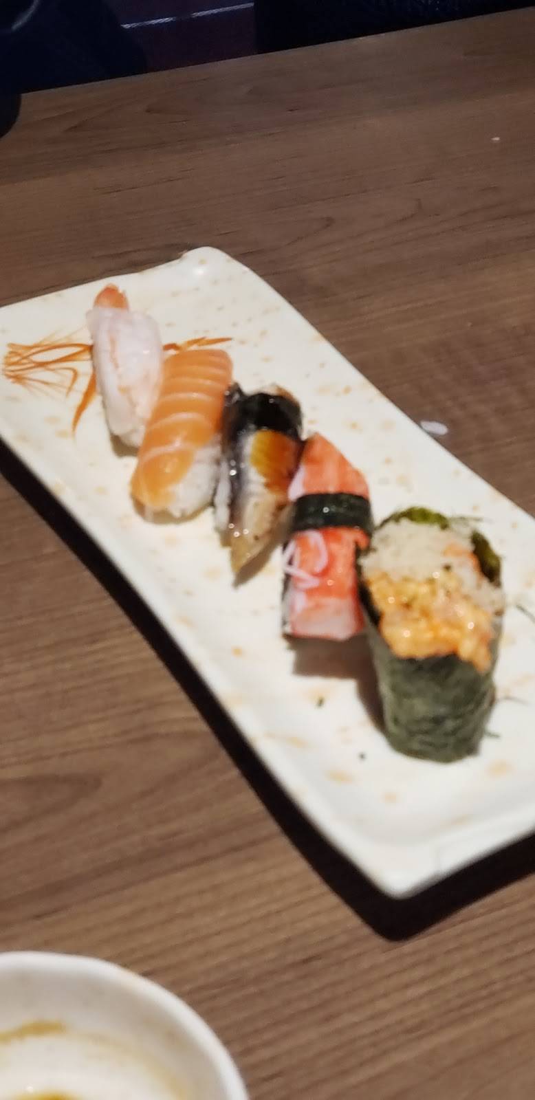 Hockey Sushi | restaurant | 1840 Lansdowne St, Peterborough, ON K9K 2M9, Canada | 7058763337 OR +1 705-876-3337