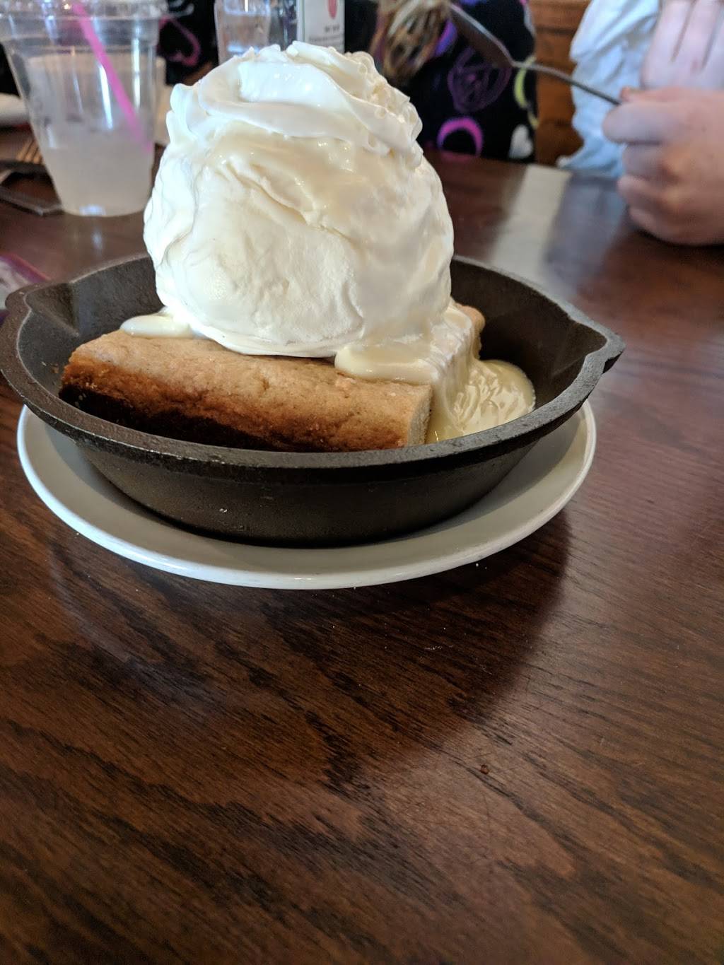 Brickyard Dining Co | restaurant | 140 Commercial Ave SE, New Philadelphia, OH 44663, USA | 2348014519 OR +1 234-801-4519