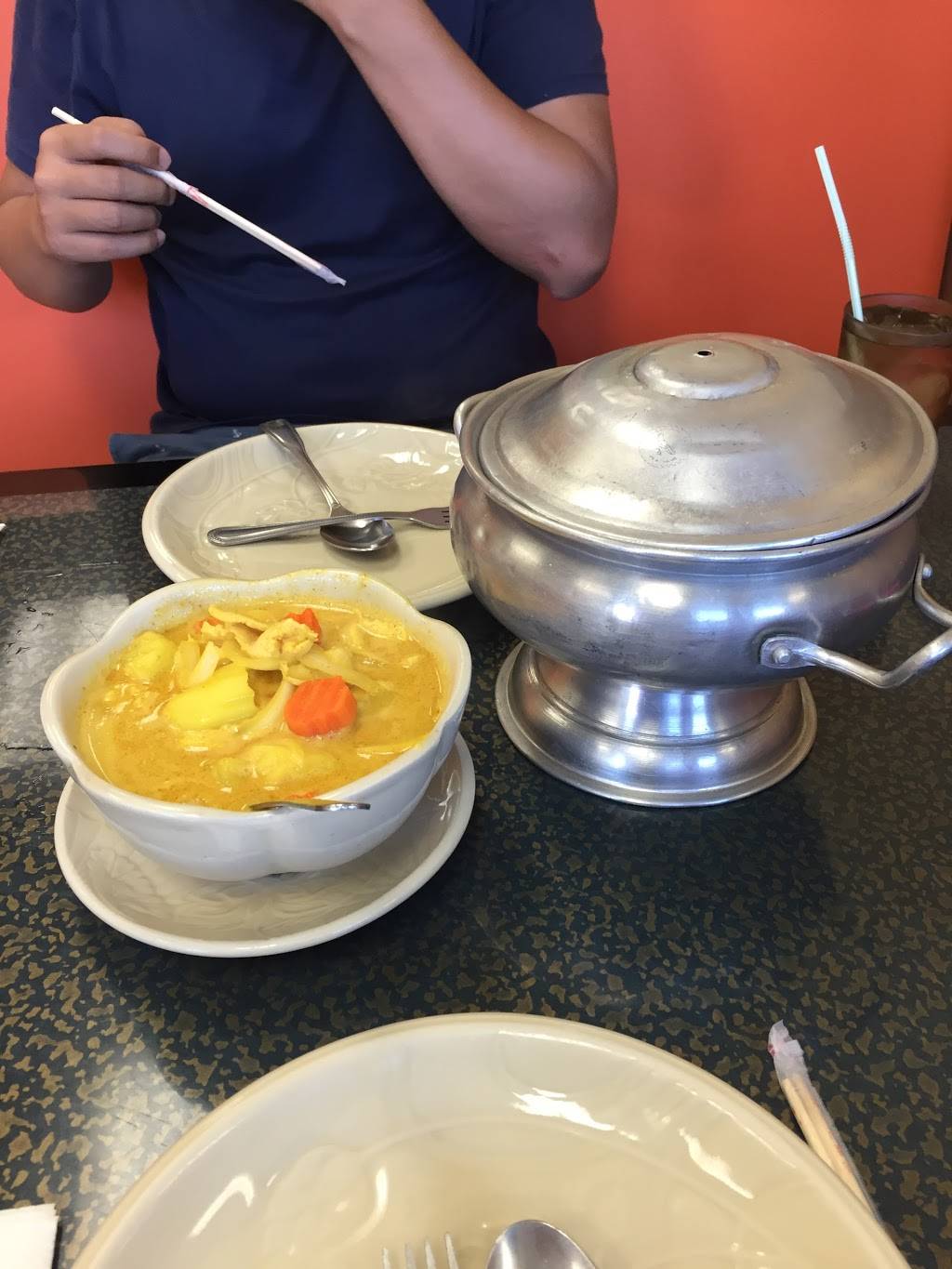 Luck Thai PJ Cuisine | restaurant | 1924 W Olympic Blvd, Los Angeles, CA 90006, USA | 2133860050 OR +1 213-386-0050