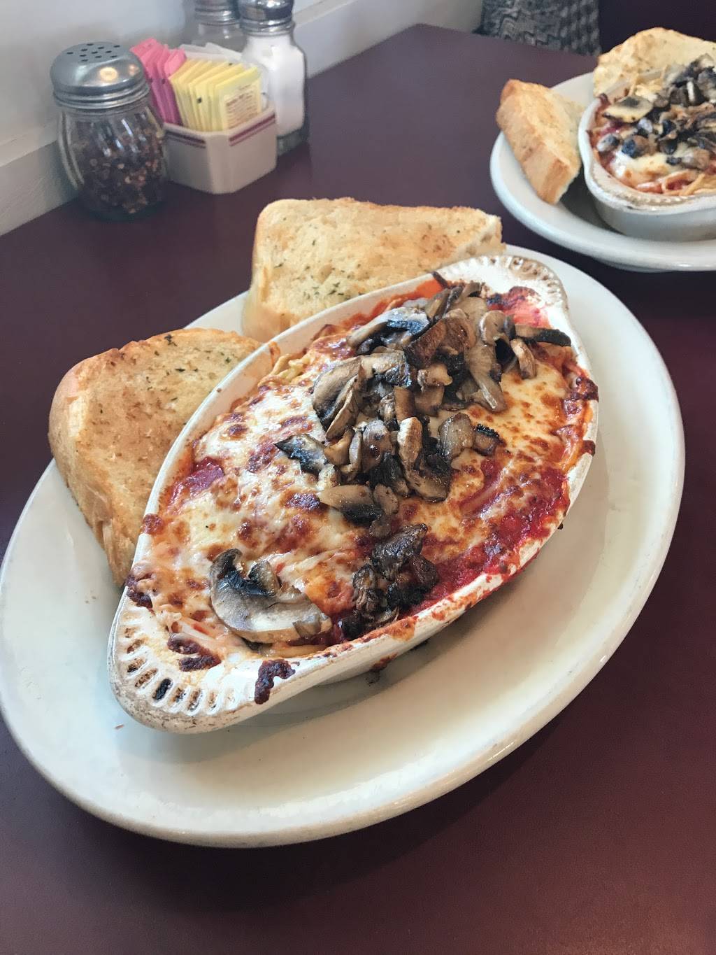 Dimitris Greek Italian Restaurant | restaurant | 5600 SC-14, Landrum, SC 29356, USA | 8644684310 OR +1 864-468-4310