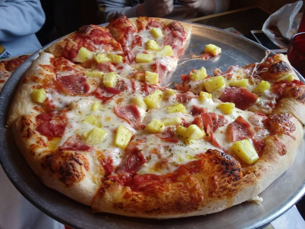 Trumans KC Pizza Tavern | restaurant | 400 SE 6th St, Des Moines, IA 50309, USA | 5152142759 OR +1 515-214-2759