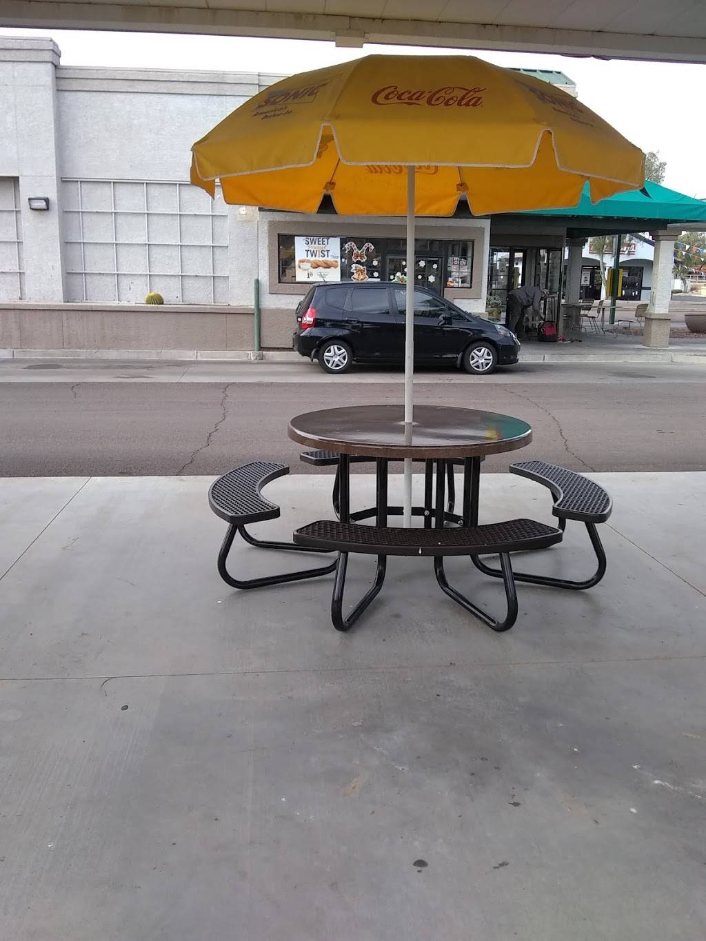 Sonic Drive-In | restaurant | 6935 E Baseline Rd, Mesa, AZ 85208, USA | 4808547573 OR +1 480-854-7573