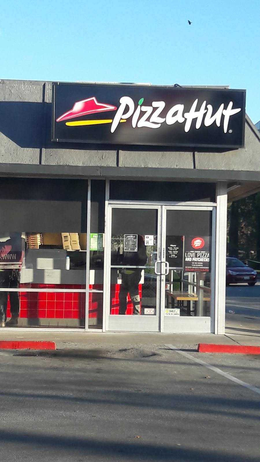 Pizza Hut | restaurant | 3415 Middlefield Rd, Menlo Park, CA 94025, USA | 6503688700 OR +1 650-368-8700