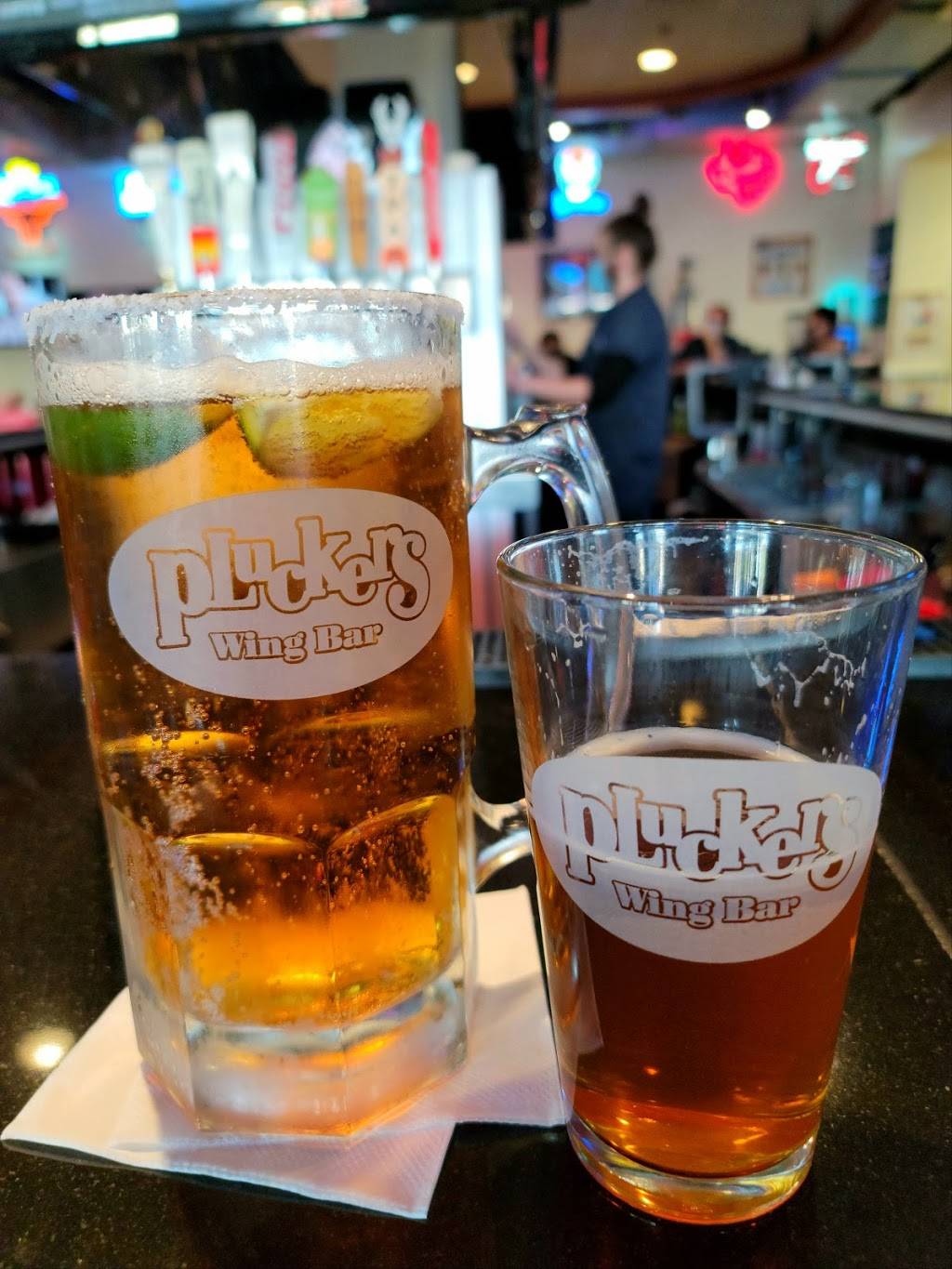 Pluckers Wing Bar | restaurant | 9070 Research Blvd Ste 201C, Austin, TX 78758, USA | 5125339464 OR +1 512-533-9464