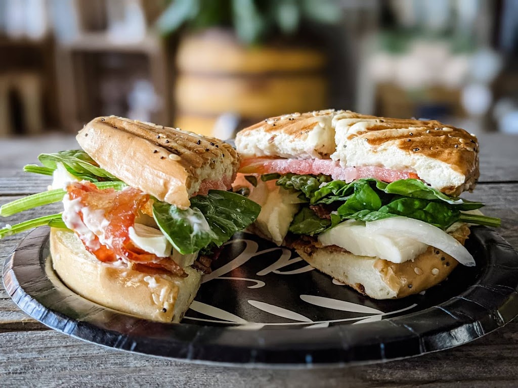 The Grazing Barn | restaurant | 119 N Main St, Farmland, IN 47340, USA | 7652733319 OR +1 765-273-3319