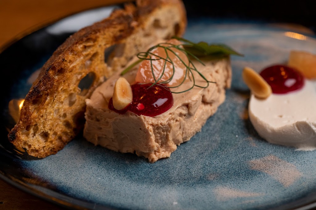 Fox Tail Wine Bar | restaurant | 15 E Mellen St, Hampton, VA 23663, USA | 7575097253 OR +1 757-509-7253