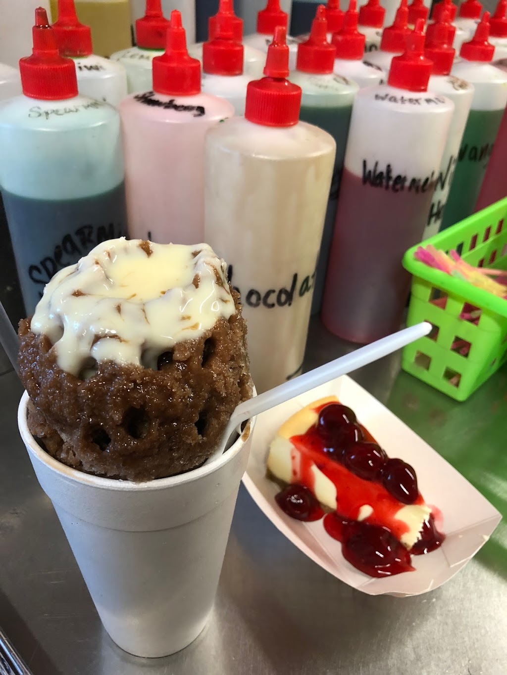 Sugar Moon Sweets & More | meal takeaway | 8240 E St Bernard Hwy, St Bernard, LA 70085, USA | 5044395423 OR +1 504-439-5423