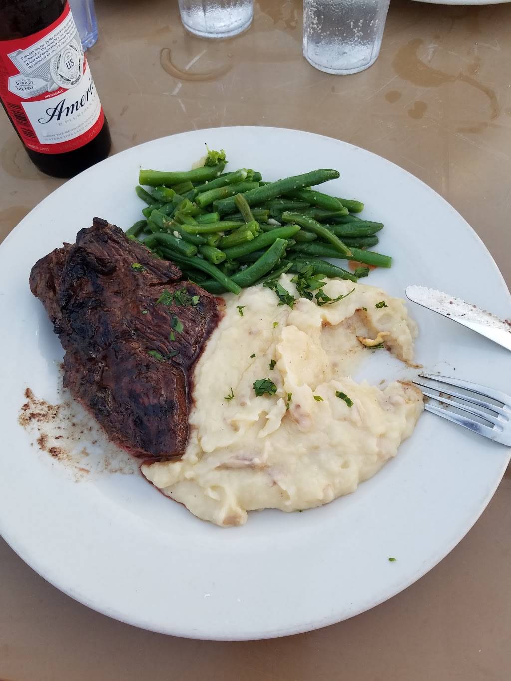 Michaels Porthole | restaurant | 92 New St, Oceanside, NY 11572, USA | 5166081380 OR +1 516-608-1380