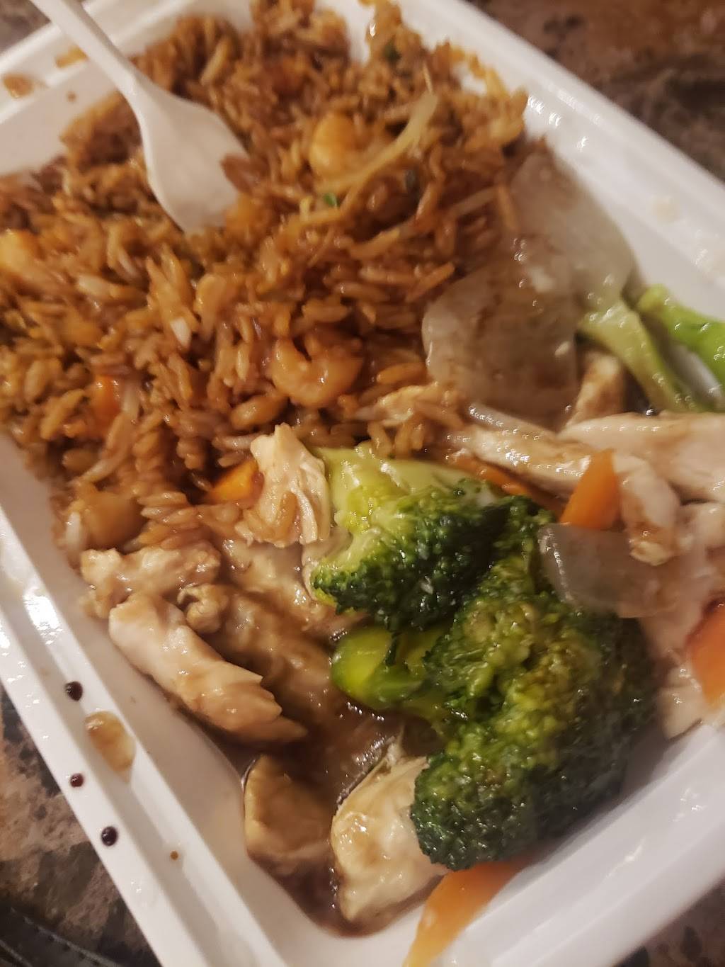 Golden Dragon | restaurant | 2459 W Madison St, Chicago, IL 60612, USA | 3129294839 OR +1 312-929-4839