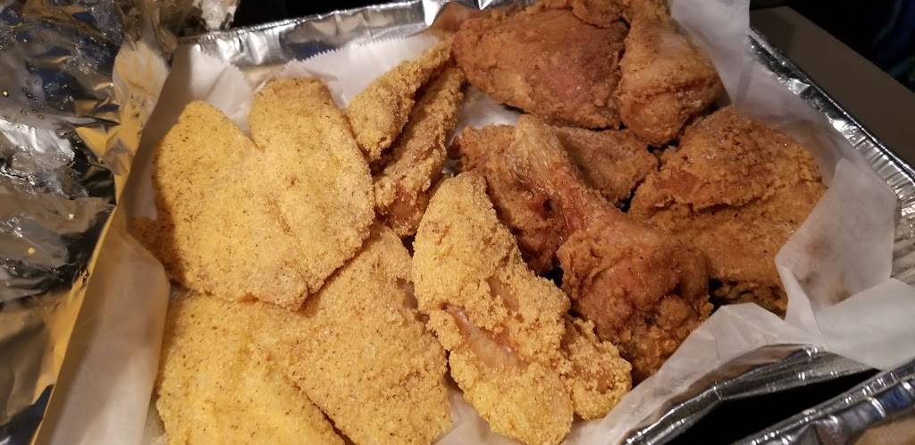 Captain Hooks Fish & Chicken | restaurant | 15914 Kedzie Ave, Markham, IL 60428, USA | 7087133313 OR +1 708-713-3313