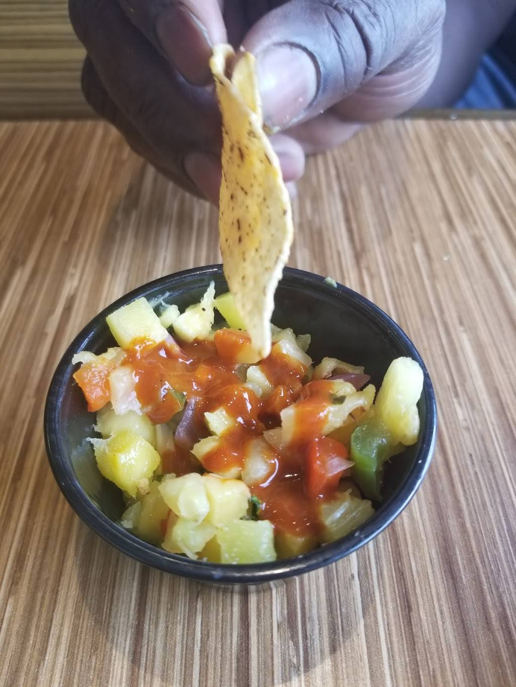 Chorizo Fresh Mex | restaurant | 3513 Wyecroft Rd, Oakville, ON L6L 0B6, Canada | 9054690077 OR +1 905-469-0077