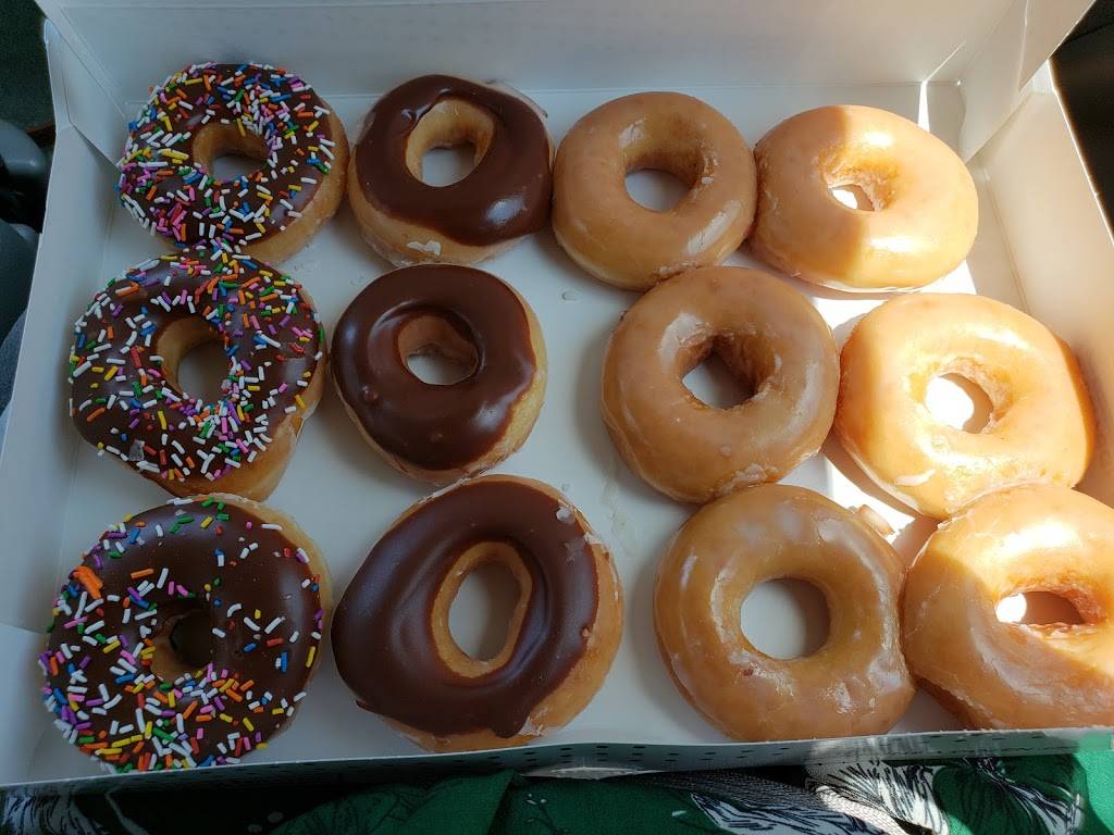 Krispy Kreme | bakery | 7640 N Mesa St, El Paso, TX 79912, USA | 9155813200 OR +1 915-581-3200