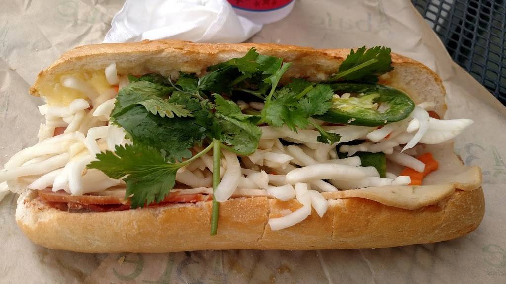 Ba Le Sandwich Shop | meal takeaway | 5014 N Broadway, Chicago, IL 60640, USA | 7735614424 OR +1 773-561-4424