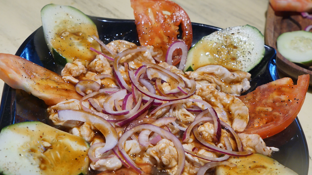 Perla Negra Mariscos | restaurant | 235 S Bolingbrook Dr, Bolingbrook, IL 60440, USA | 6304130000 OR +1 630-413-0000