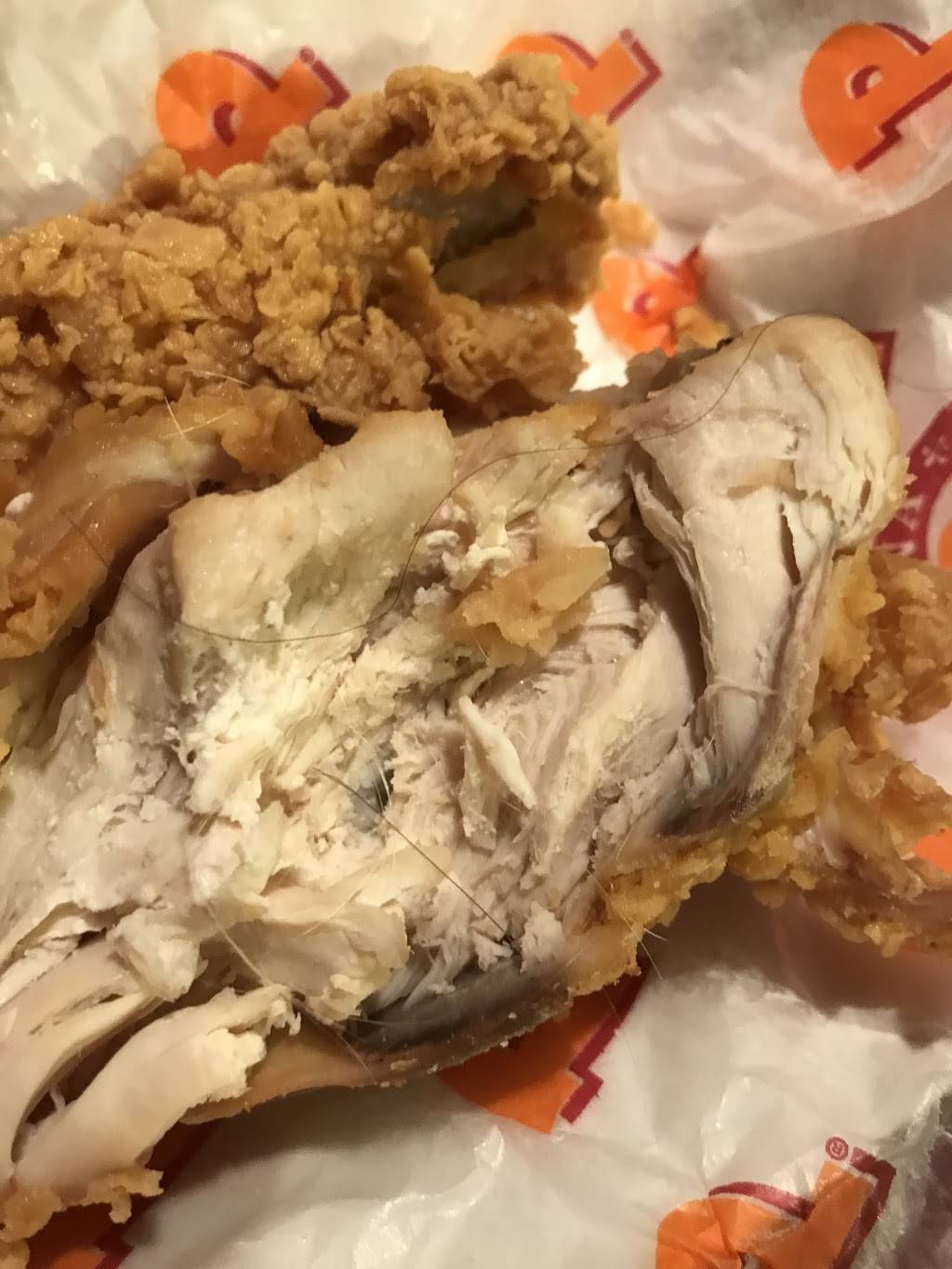 Popeyes Louisiana Kitchen | restaurant | 2800 W Diversey Ave, Chicago, IL 60647, USA | 7737726768 OR +1 773-772-6768