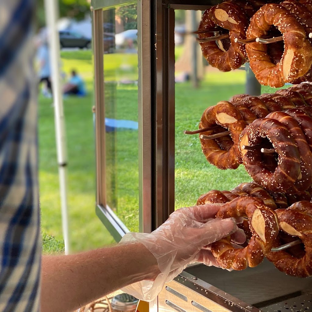 Papa Pretzel | restaurant | 101 W Loudon Ave, Lexington, KY 40508, USA | 8593340676 OR +1 859-334-0676