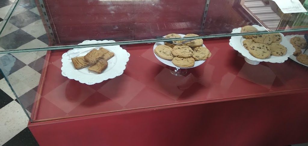 Dairy Bar | restaurant | 221 E Commerce St, Crowell, TX 79227, USA | 9406841961 OR +1 940-684-1961