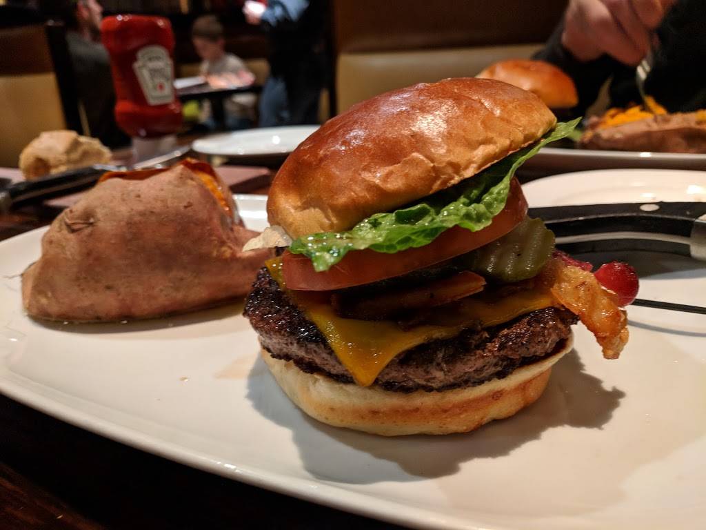 LongHorn Steakhouse | meal takeaway | 70 Worcester-Providence Turnpike #635, Millbury, MA 01527, USA | 5088652202 OR +1 508-865-2202