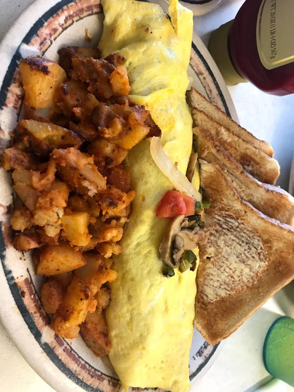 Eggs-Up Family Restaurant | restaurant | 2378 Mendon Road, Cumberland, RI 02864, USA | 4016582424 OR +1 401-658-2424