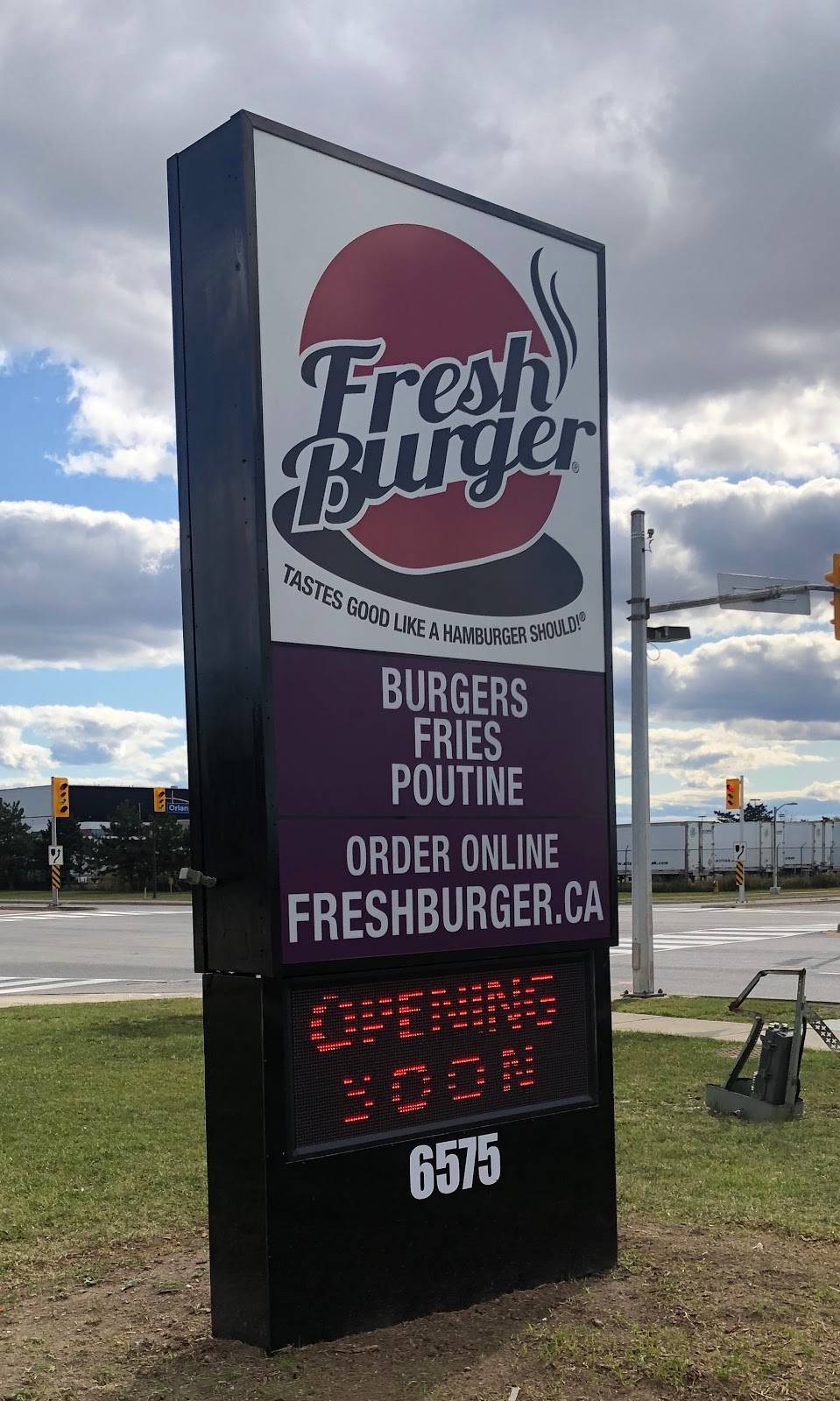 Fresh Burger Airport | restaurant | 6575 Airport Rd, Mississauga, ON L4V 1E5, Canada | 9056785099 OR +1 905-678-5099