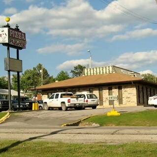 Pizza Parlour Alma | restaurant | 936 US-71, Alma, AR 72921, USA | 4796324176 OR +1 479-632-4176