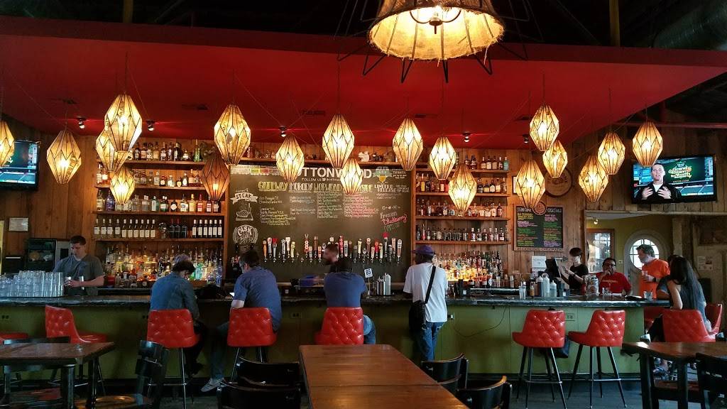 Cottonwood | restaurant | 3422 N Shepherd Dr, Houston, TX 77018, USA | 7138020410 OR +1 713-802-0410