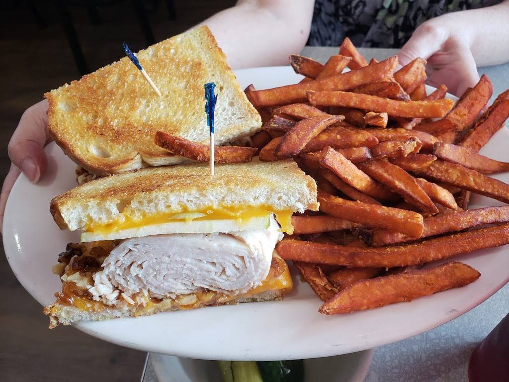 Katzs Restaurant Deli | meal takeaway | 1658 Litchfield Turnpike, Woodbridge, CT 06525, USA | 2033895301 OR +1 203-389-5301