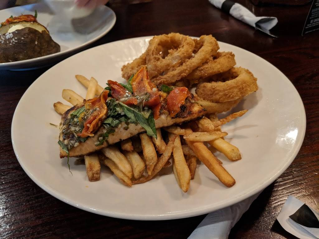 Max & Ermas | restaurant | 12195 N Meridian St, Carmel, IN 46032, USA | 3177059788 OR +1 317-705-9788