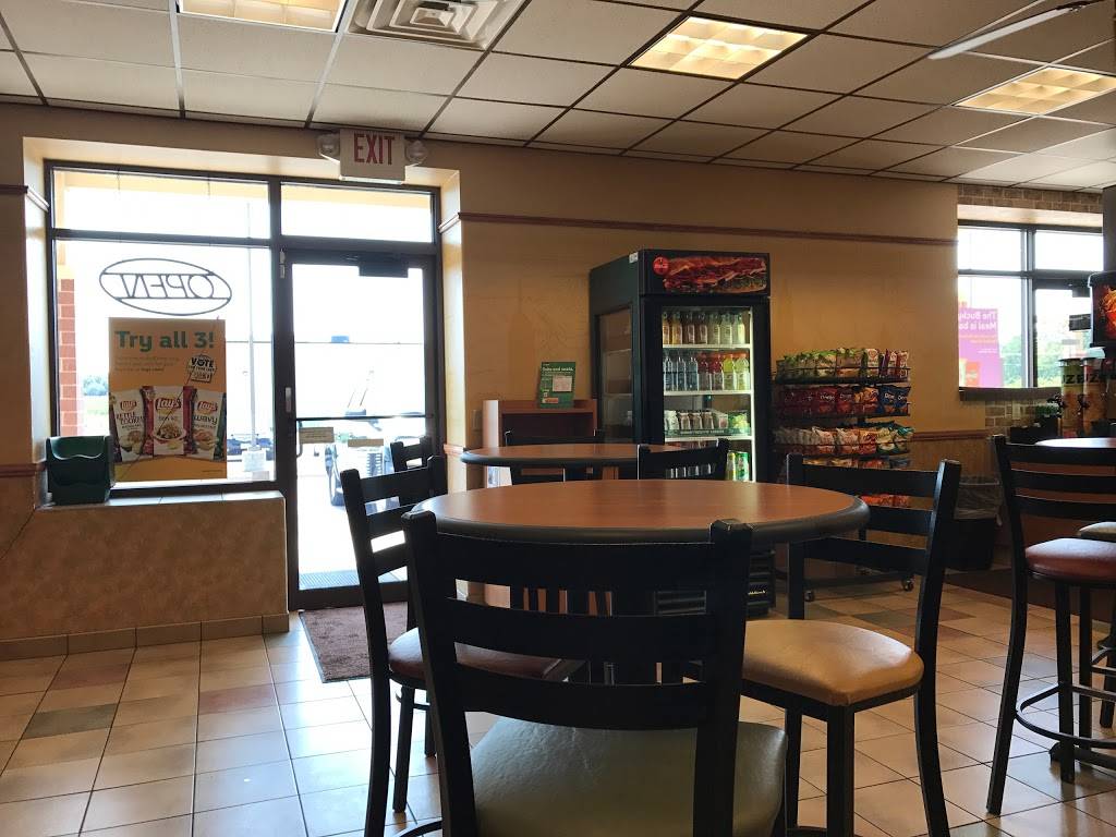 Subway | restaurant | 512 S Main St, Pardeeville, WI 53954, USA | 6084299252 OR +1 608-429-9252