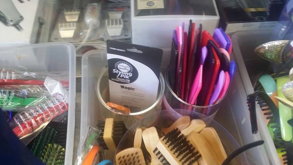 Churchs Chicken | restaurant | 988-A E, Orange Ave, Daytona Beach, FL 32114, USA | 3862557776 OR +1 386-255-7776