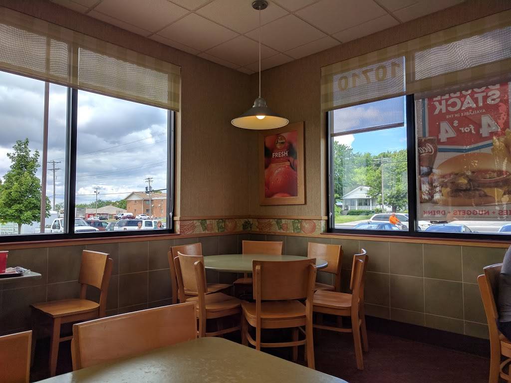 Wendys | restaurant | 10710 Page Ave, St. Louis, MO 63132, USA | 3144239605 OR +1 314-423-9605
