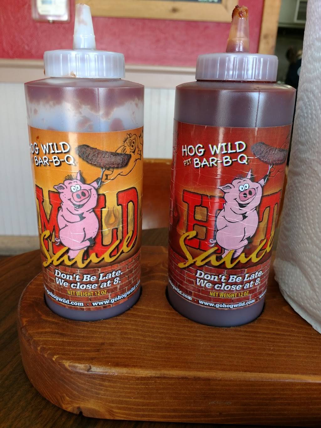 Hog Wild Pit Bar-B-Q | restaurant | 630 E 47th St S, Wichita, KS 67216, USA | 3165227636 OR +1 316-522-7636