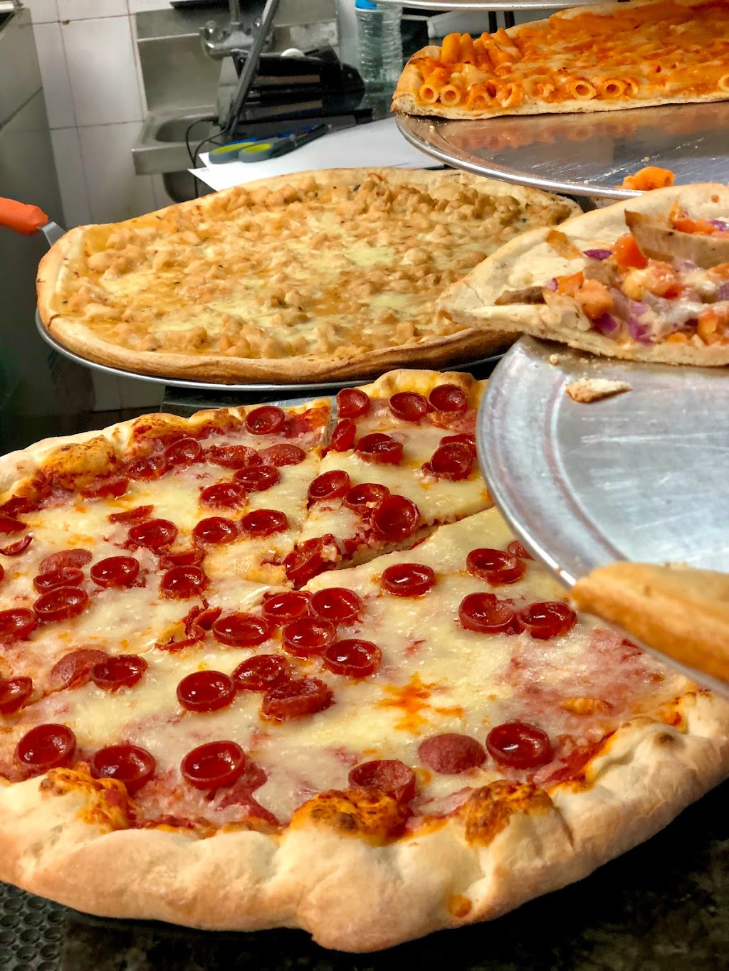 Joeys pizza and pasta | restaurant | 123 Brighton Beach Ave, Brooklyn, NY 11235, USA | 7183735639 OR +1 718-373-5639