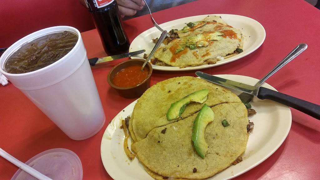 El Ojo De Agua Taqueria | restaurant | 830 E Foothill Blvd, Rialto, CA 92376, USA | 9098770876 OR +1 909-877-0876