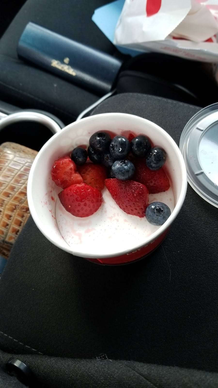 Chick-fil-A | restaurant | 877 Lynnhaven Pkwy, Virginia Beach, VA 23452, USA | 7574681003 OR +1 757-468-1003