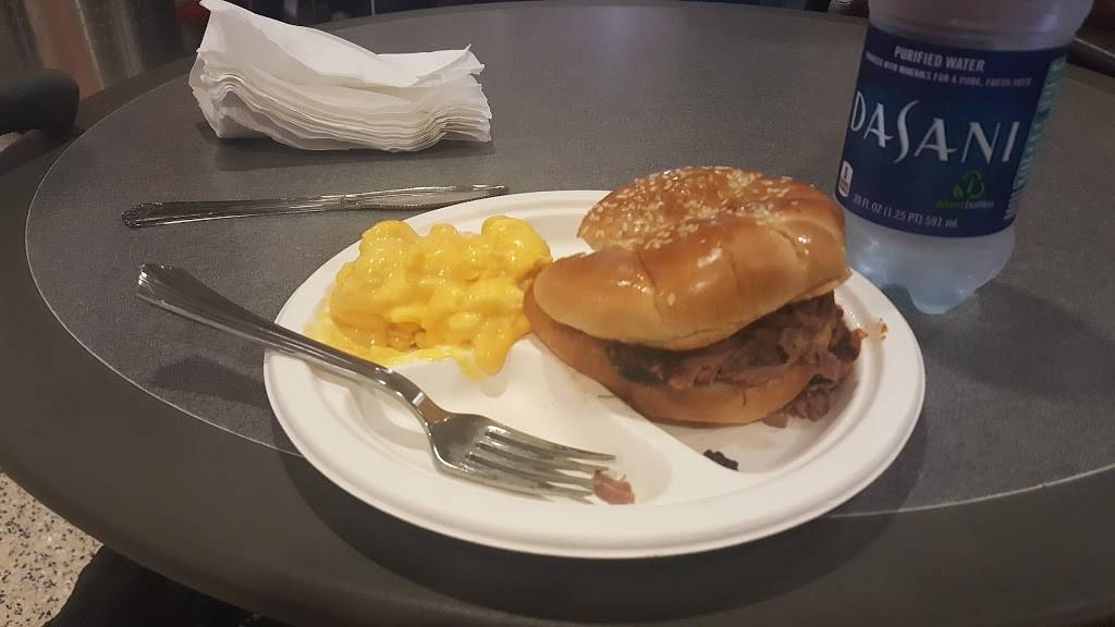 Dickeys Barbecue Pit | restaurant | DFW International Airport (DFW), Terminal C, Gate 6, Dallas, TX 75261, USA | 9725743857 OR +1 972-574-3857