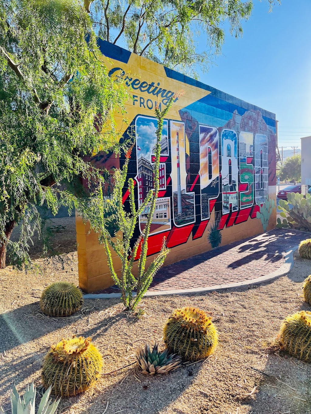 Crave Kitchen & Bar | restaurant | 145 E Sunset Rd C-400, El Paso, TX 79922, USA | 9152342988 OR +1 915-234-2988