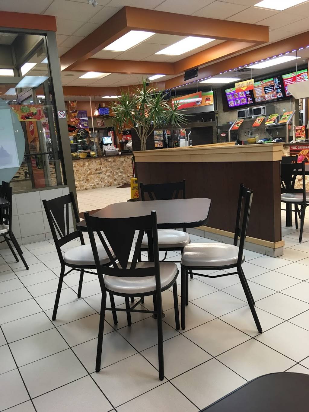 Shawarma Express | restaurant | 300 Tecumseh Rd E, Windsor, ON N8X 2R5, Canada | 5192567227 OR +1 519-256-7227