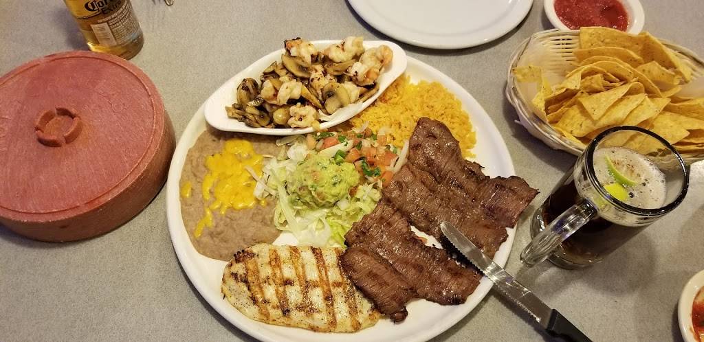 Pancho Villa | restaurant | 2101 Commerce Dr, Grundy Center, IA 50638, USA | 3198243006 OR +1 319-824-3006