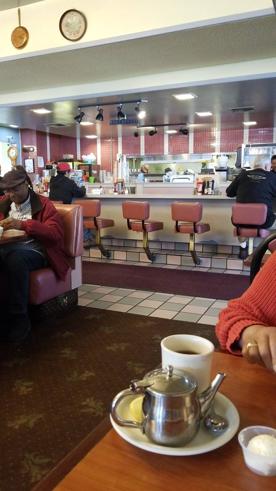 Sukies Country Kitchen | restaurant | 2400 El Portal Dr, San Pablo, CA 94806, USA | 5102335856 OR +1 510-233-5856