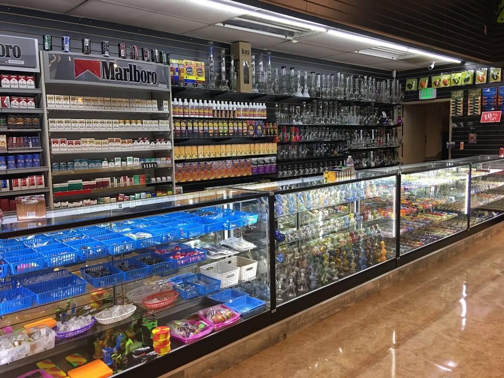 World of Smoke | meal takeaway | 2698 First St, Atwater, CA 95301, USA | 2098126388 OR +1 209-812-6388