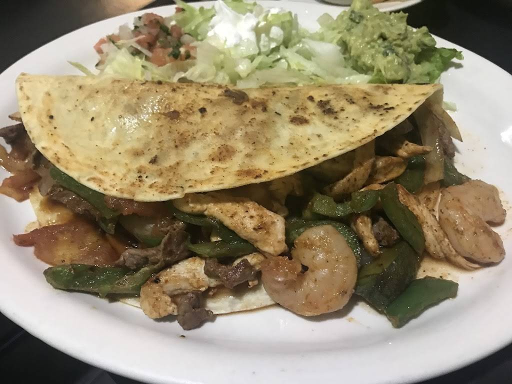 Kiwis Mexican Cuisine | restaurant | 300 Springville Station, Springville, AL 35146, United States | 2054677618 OR +1 205-467-7618